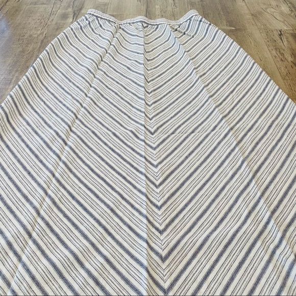 FOR CYNTHIA sz L linen vicose blend nautical blue and cream chevron stripes - Picture 5 of 8